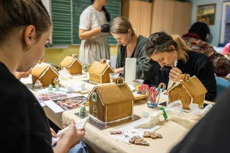 delavnica-carobne-medene-hiske (18)